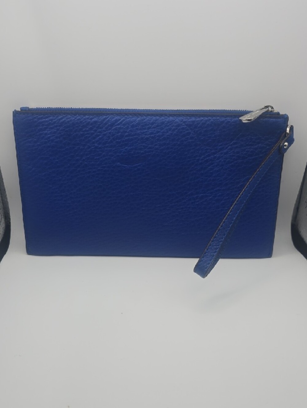 Michael Kors Cobalt Blue W/ Silver Pebbled Leather Wristlet/Phone Holder (EUC)๐ - Picture 10 of 10